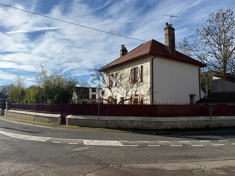 Maison - 104 m² - 4 pièces