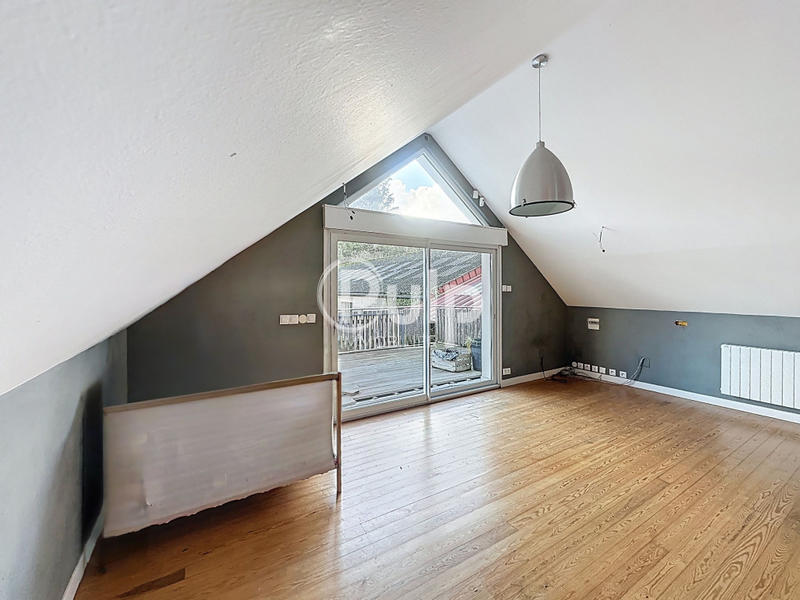 Maison - 153 m² - 11 pièces