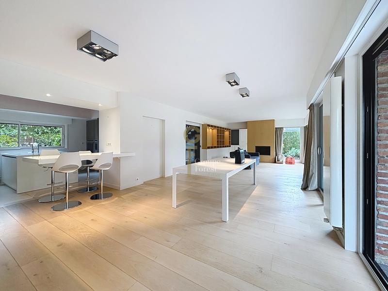 Maison - 248 m² - 8 pièces