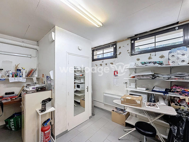 Fonds de commerce - Magasins - 84 m²
