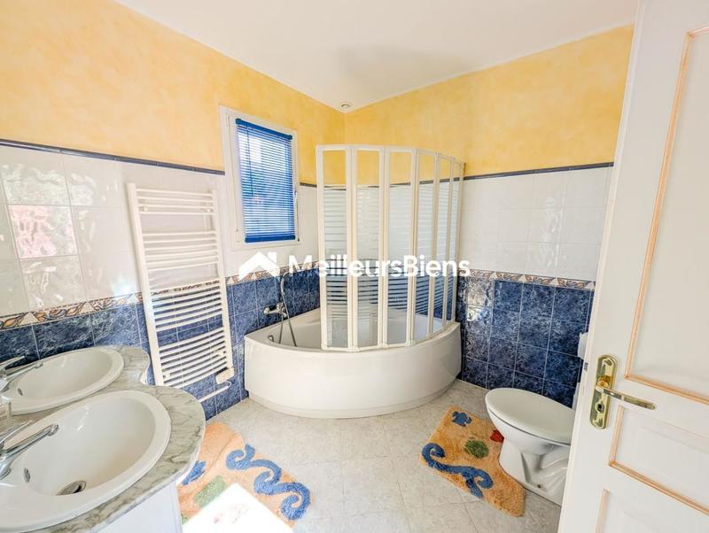 Villa - 176 m² - 6 pièces