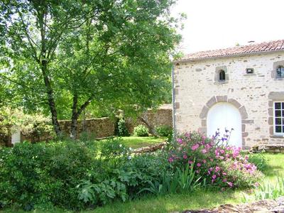 Demeure - 259 m² - 9 pièces