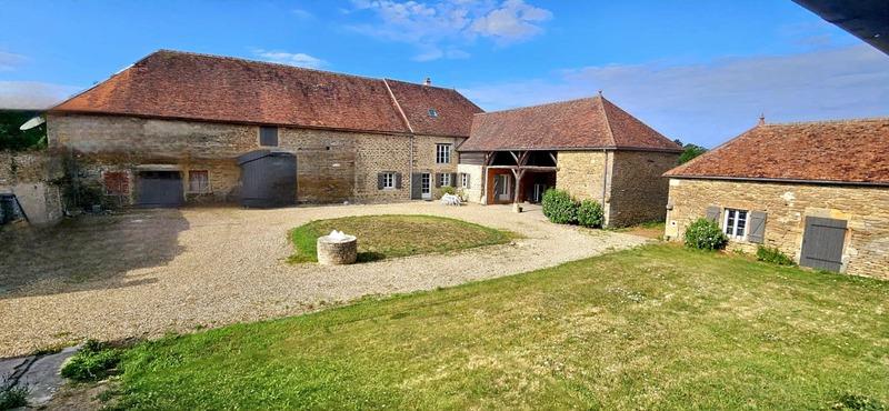 Corps de ferme - 368 m² - 11 pièces