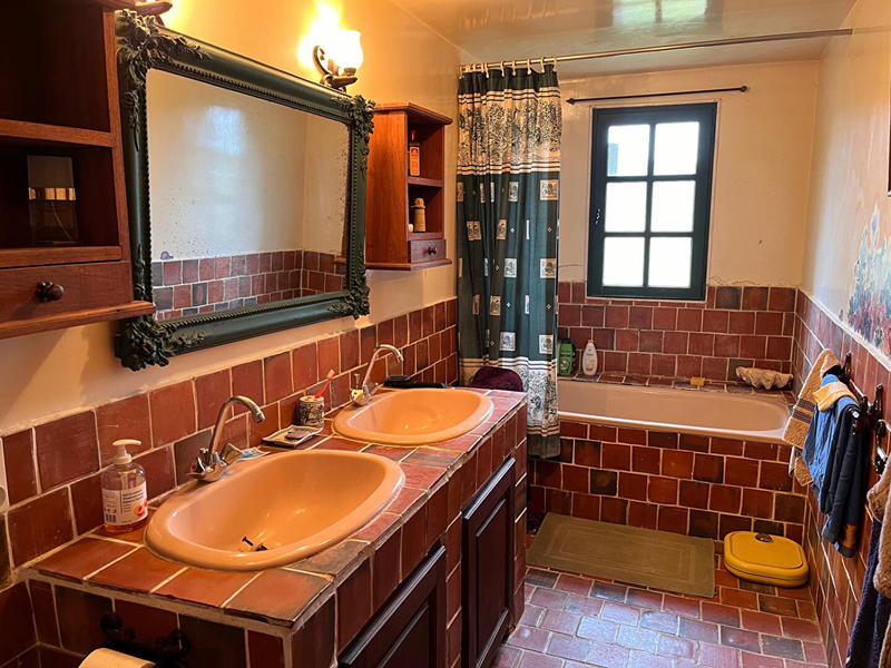 Maison - 427 m² - 10 pièces