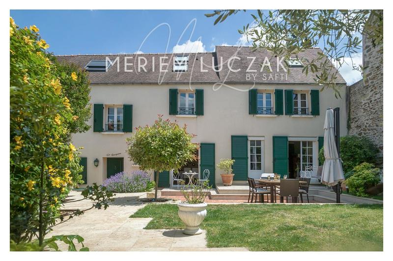 Maison - 180 m² - 7 pièces