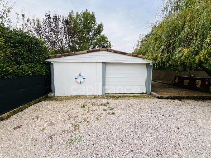 Maison - 228 m² - 8 pièces