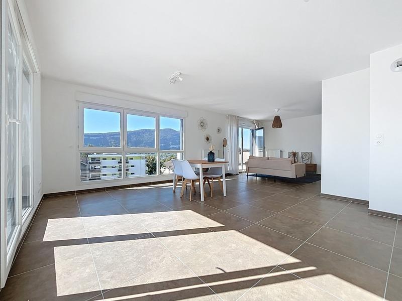 Appartement - 101 m² - 4 pièces