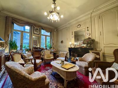 Maison - 271 m² - 11 pièces