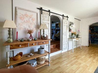 Maison - 211 m² - 8 pièces