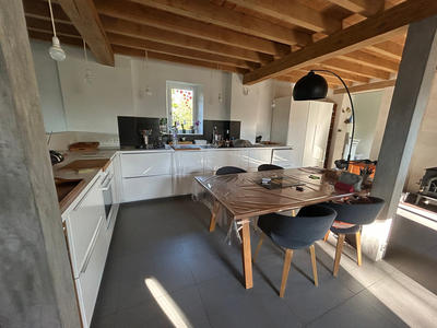 Maison - 202 m² - 6 pièces