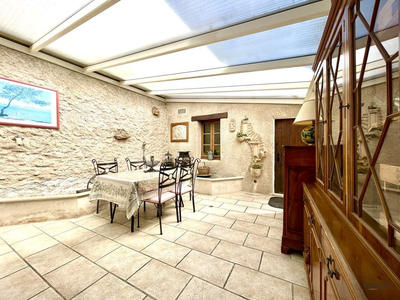 Maison - 256 m² - 8 pièces