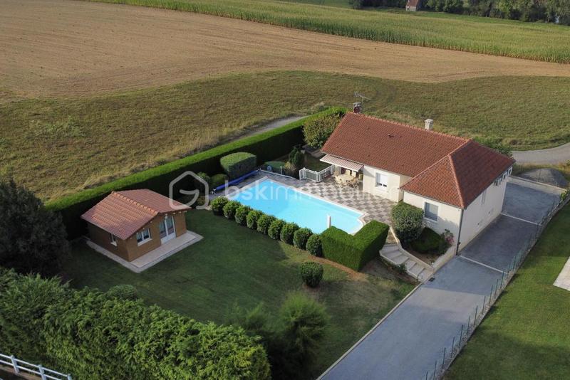 Maison - 201 m² - 6 pièces