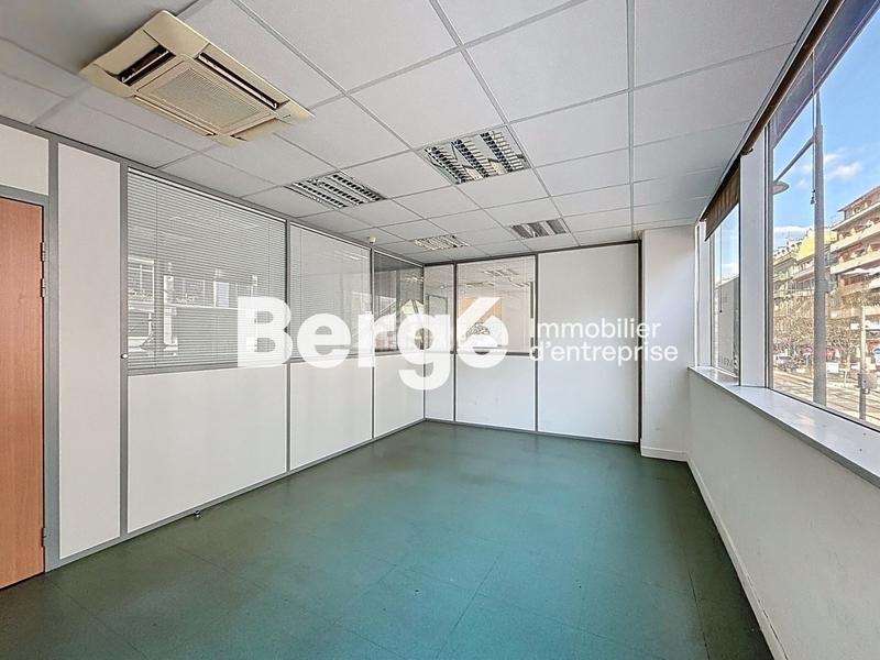 Bureau - 327 m²