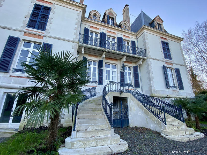 Château - 520 m² - 15 pièces