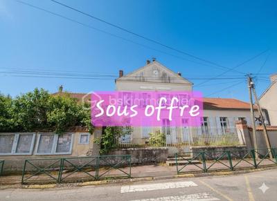 Maison - 400 m² - 10 pièces