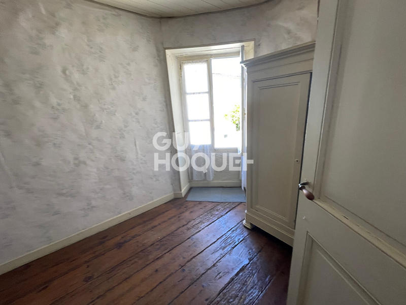 Maison - 235 m² - 10 pièces