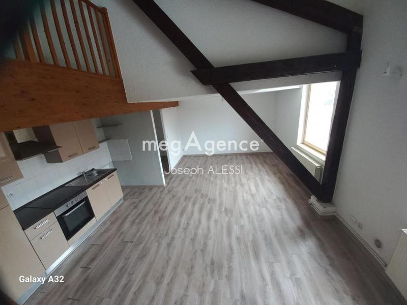 Appartement - 93 m² - 5 pièces