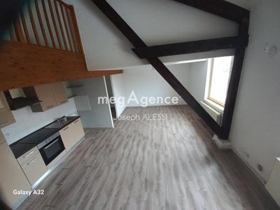 Appartement - 93 m² - 5 pièces