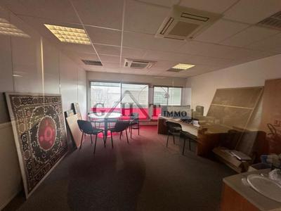 Entrepôt - 3 573 m²