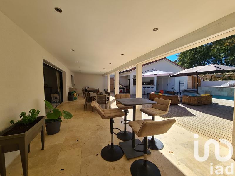 Maison - 250 m² - 7 pièces