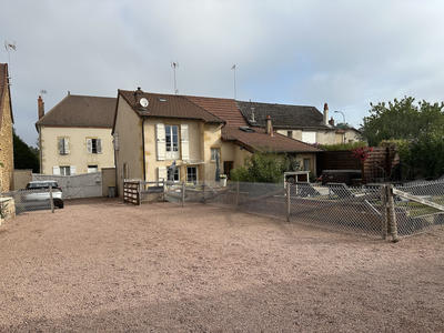 Maison - 137 m² - 7 pièces