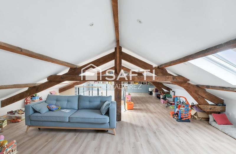 Maison - 230 m² - 8 pièces