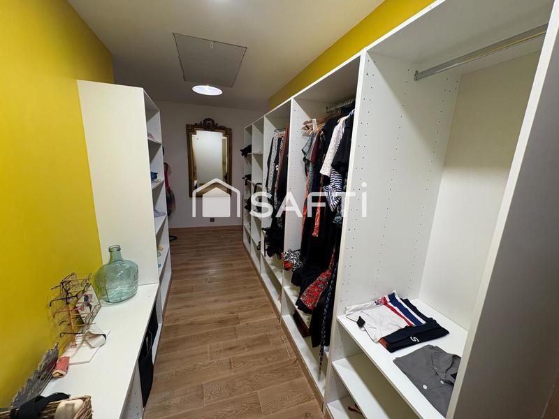 Maison - 286 m² - 10 pièces