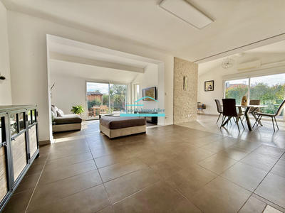 Villa - 100 m² - 4 pièces