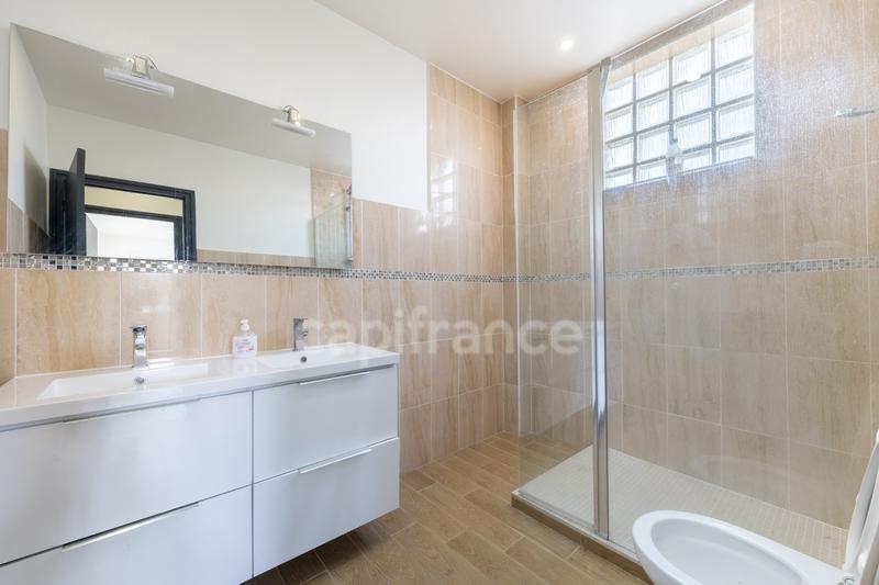 Maison - 190 m² - 5 pièces