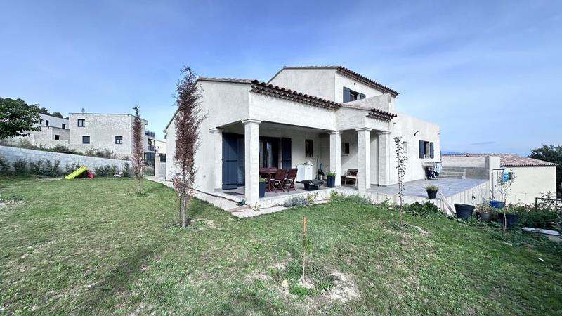 Pavillon - 143 m² - 5 pièces