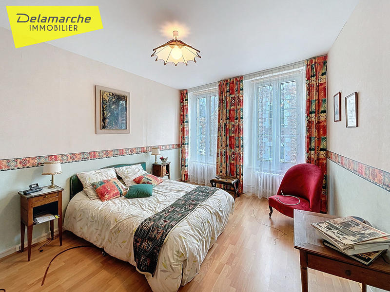 Maison - 180 m² - 10 pièces