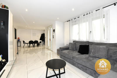 Maison - 156 m² - 9 pièces