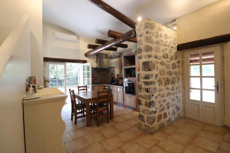 Mas - 390 m² - 10 pièces