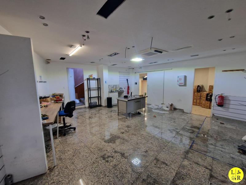 Local commercial - 341 m²