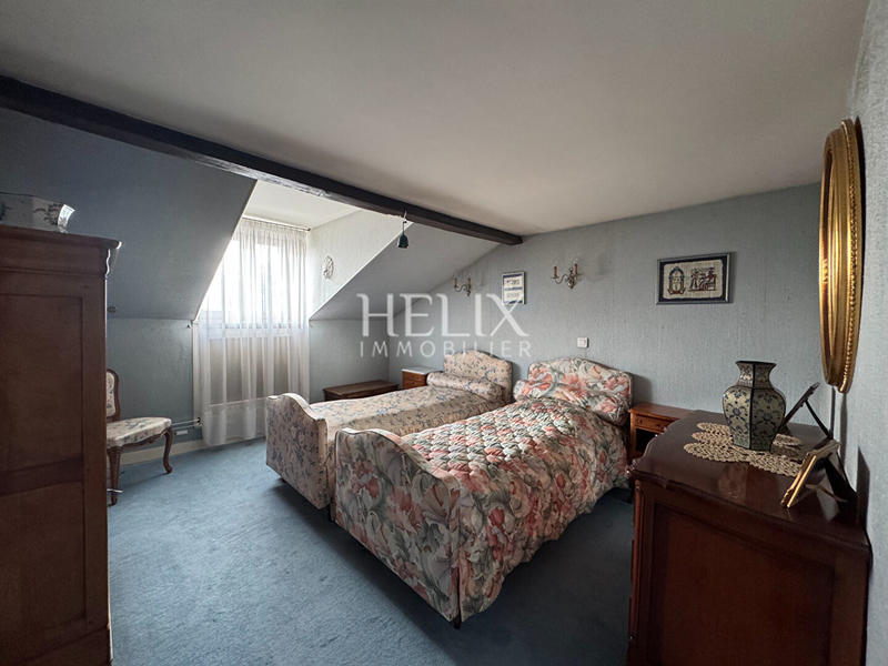 Maison - 161 m² - 6 pièces