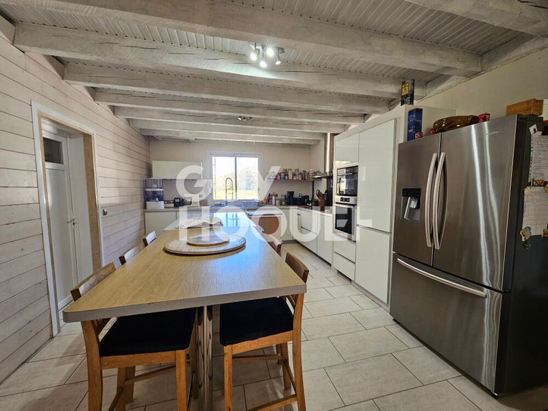 Maison - 250 m² - 7 pièces