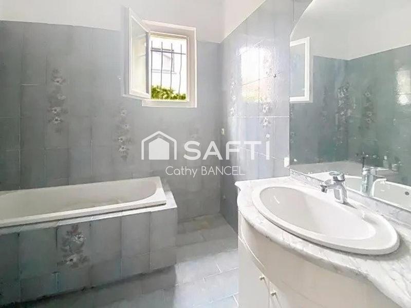 Maison - 165 m² - 8 pièces