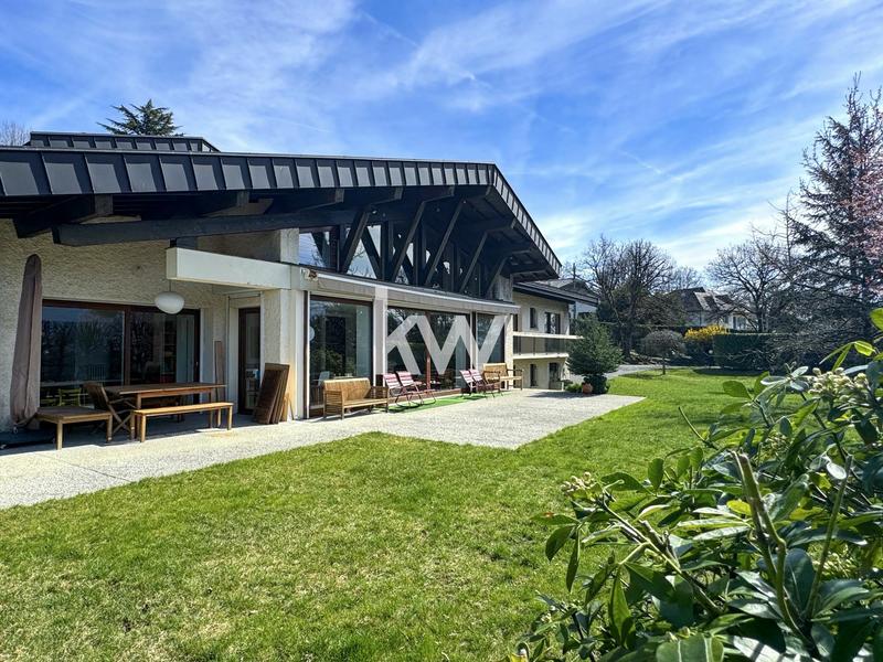 Maison - 321 m² - 11 pièces