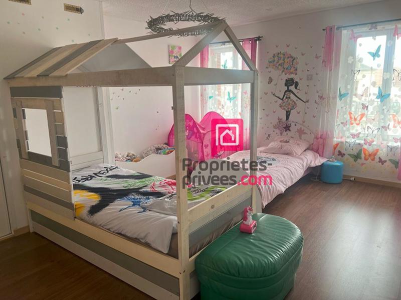 Maison - 215 m² - 7 pièces