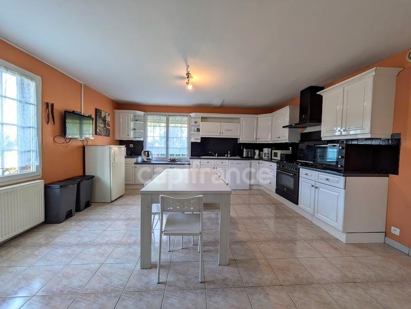 Maison - 180 m² - 7 pièces