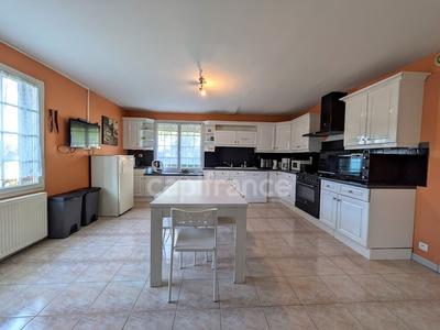 Maison - 180 m² - 7 pièces