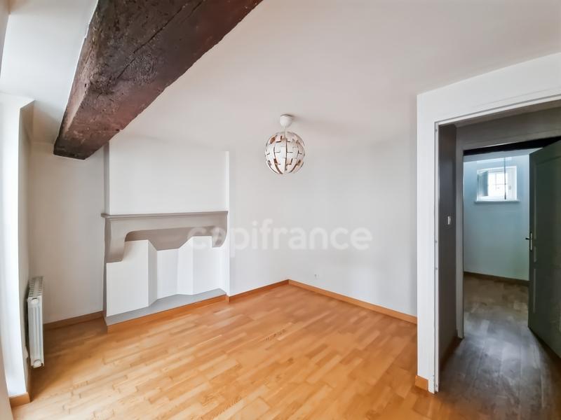 Appartement - 111 m² - 6 pièces