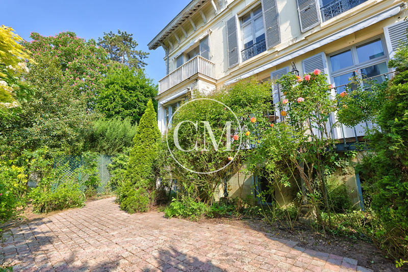 Appartement - 160 m² - 5 pièces