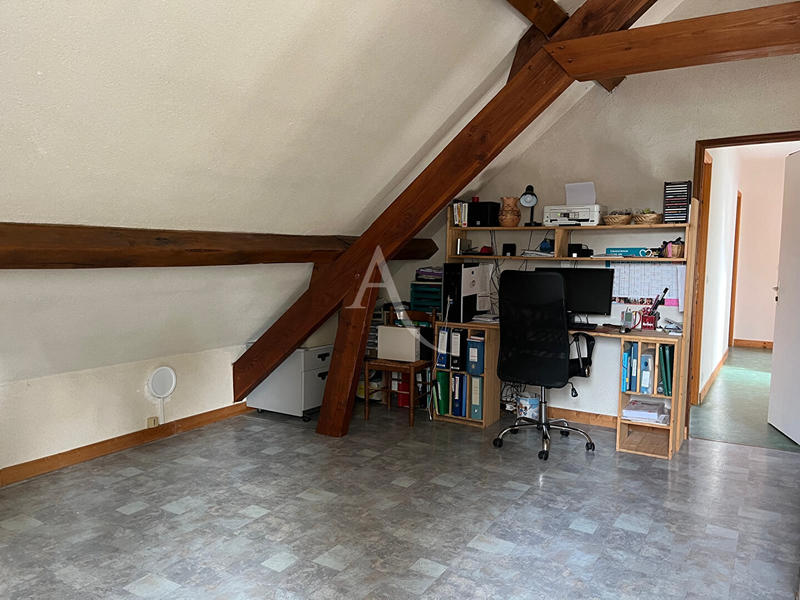 Maison - 140 m² - 8 pièces