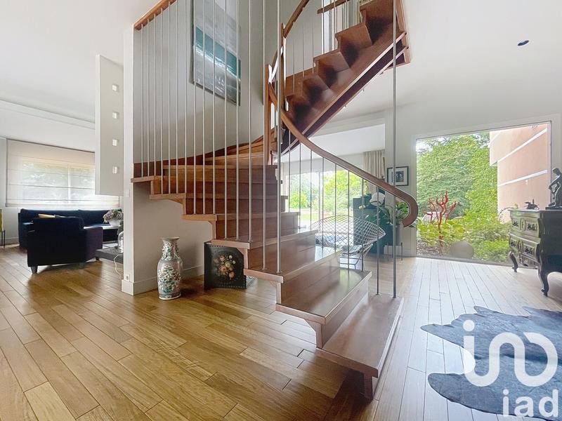 Maison - 218 m² - 6 pièces