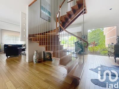 Maison - 218 m² - 6 pièces