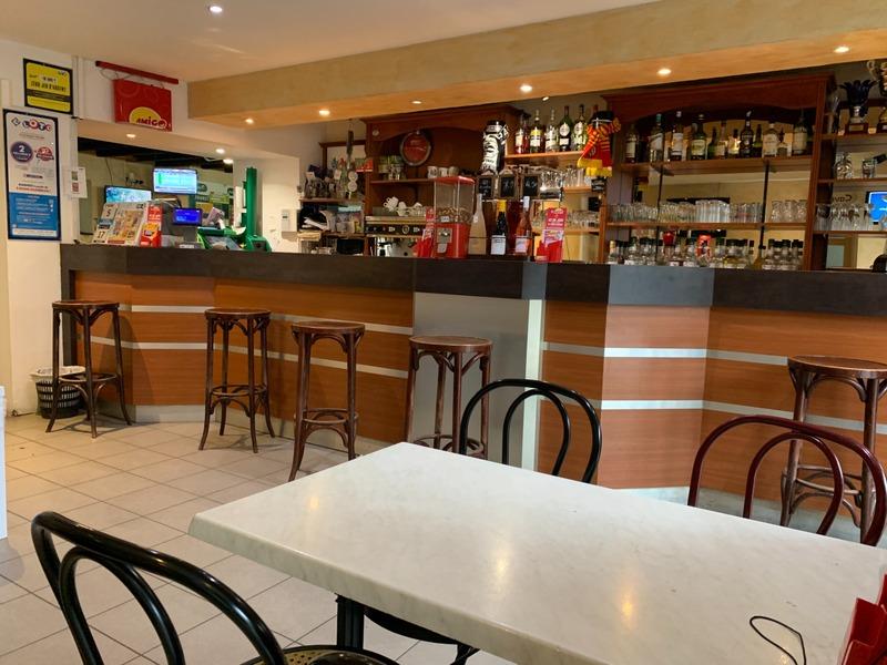 Maison - 230 m² - 12 pièces