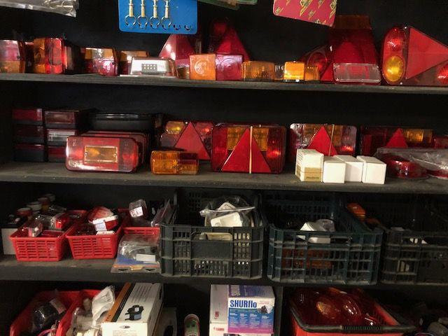 Pièces détachées pour camping car, auto,remorque et divers