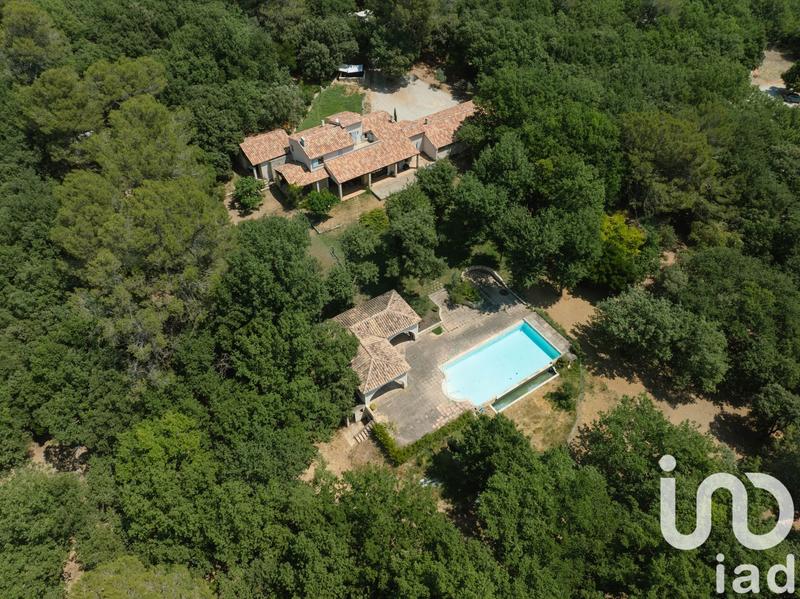 Maison - 246 m² - 7 pièces