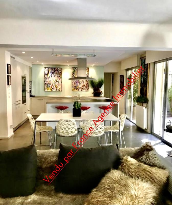 Appartement - 121 m² - 3 pièces